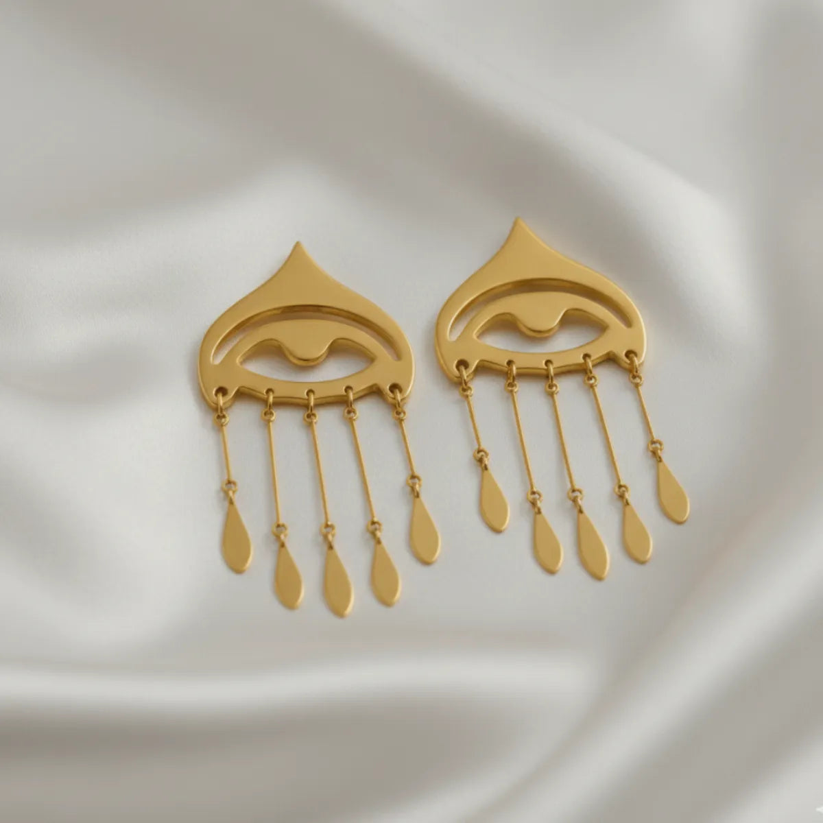 Temple statement earrings image 3 80%