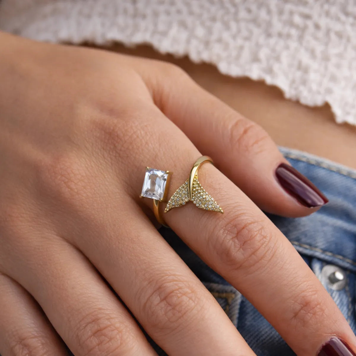 Fishtail Zircon Adjustable Ring