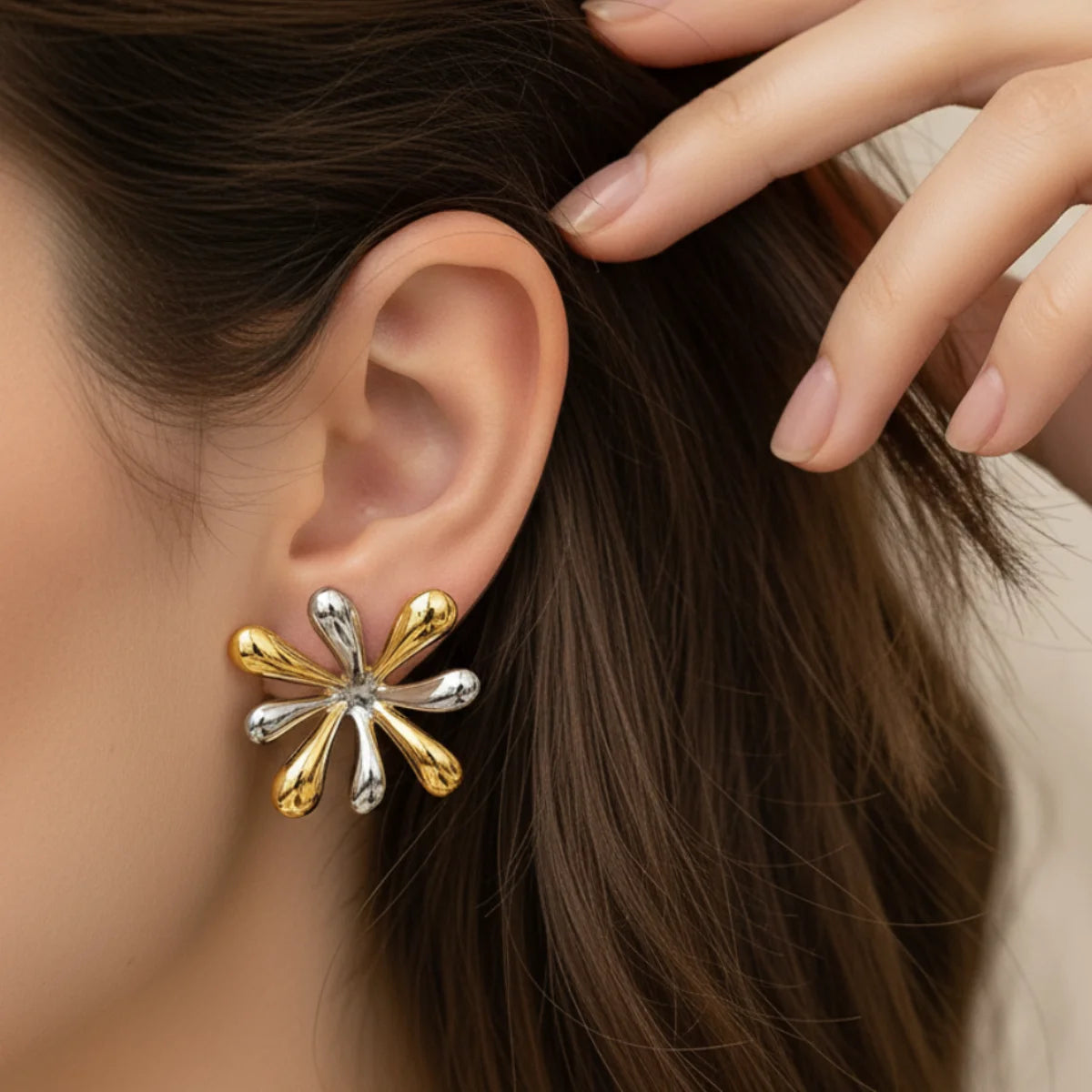 dual tone earrings model image 2 85%