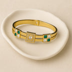 green white stones bracelet 85%