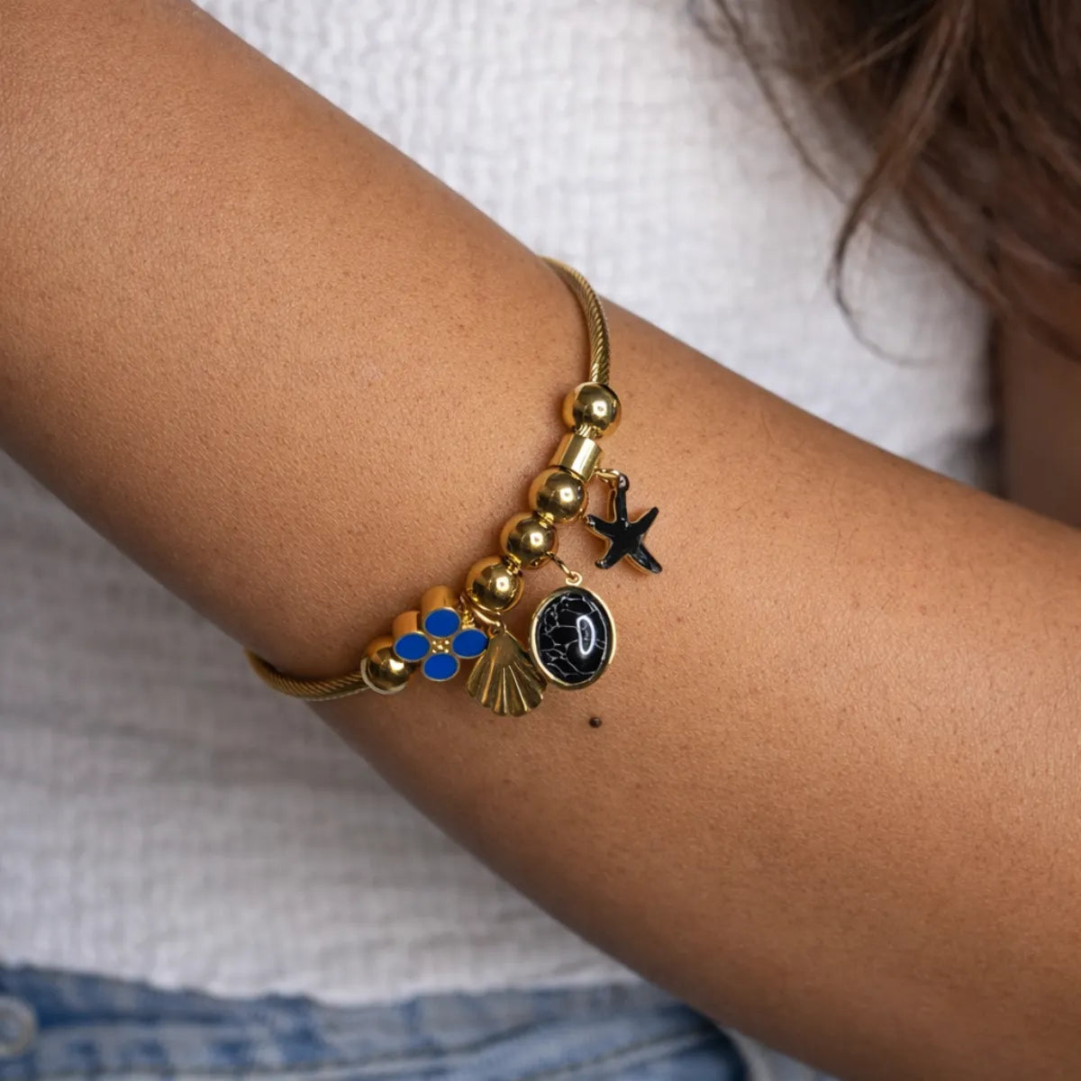 Zelda Luxe Natural Stone Charm Bracelet– 18K Gold Plated