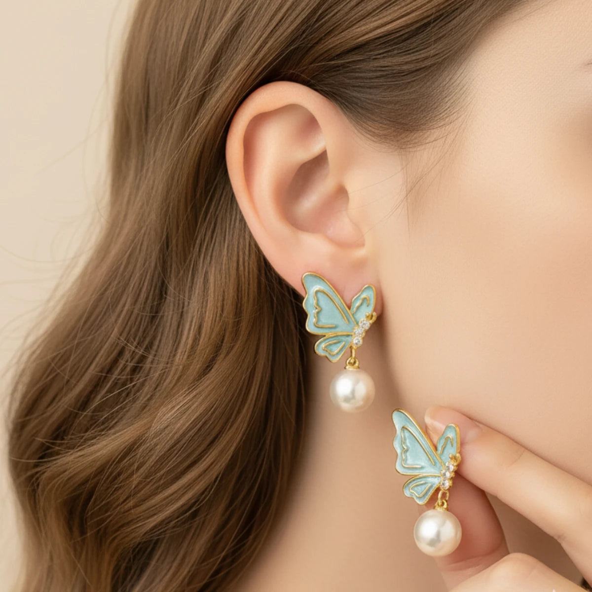 Butterfly earrings model image 2 90%