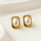 Pearl Golden earrings image 3 90%