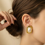Pearl Golden Earrings Model Image 3 90%