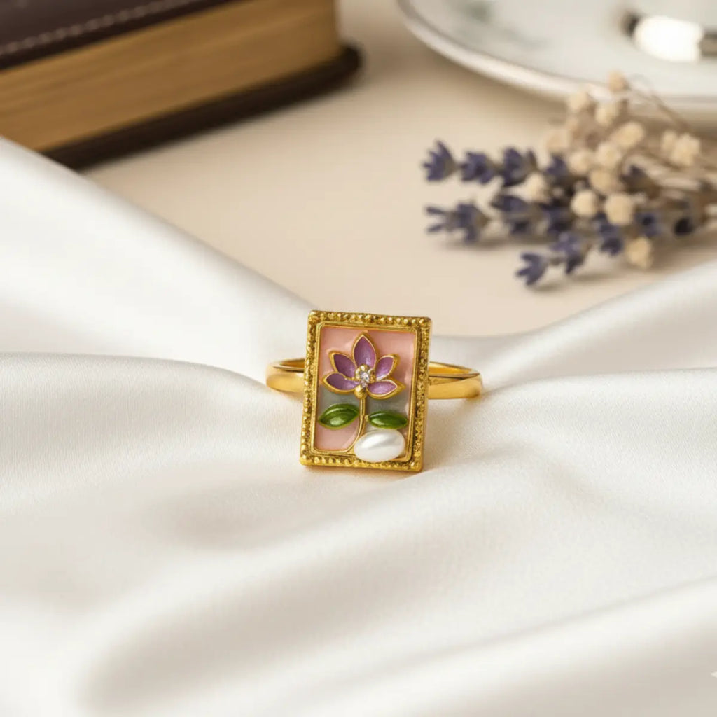 Lilly Adjustable Ring