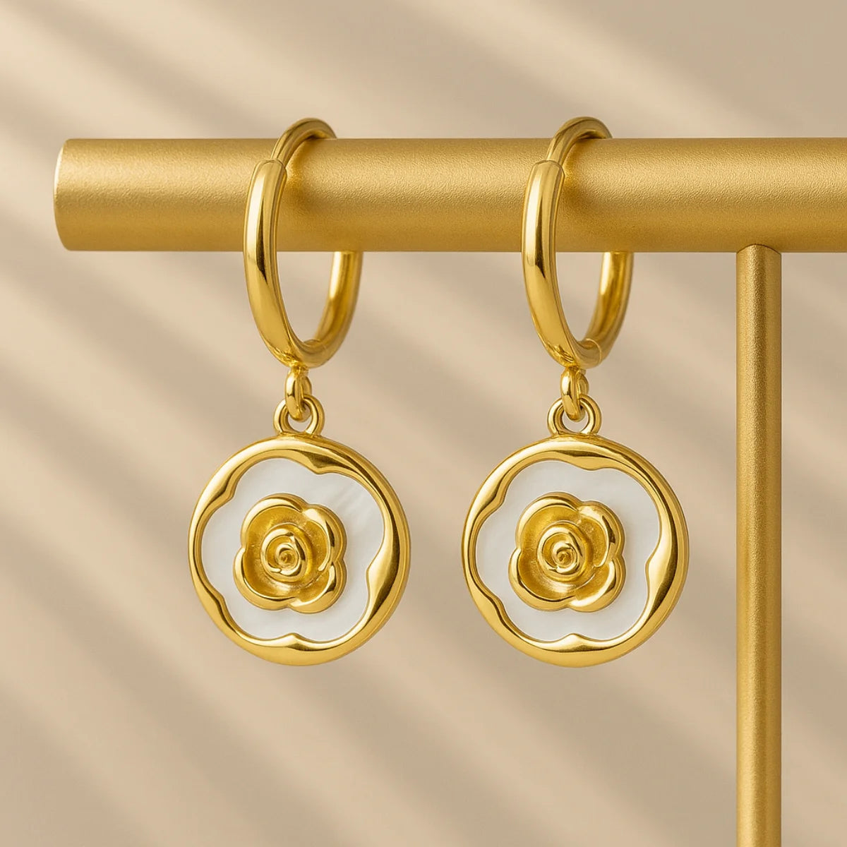 Huggies earrings 85%