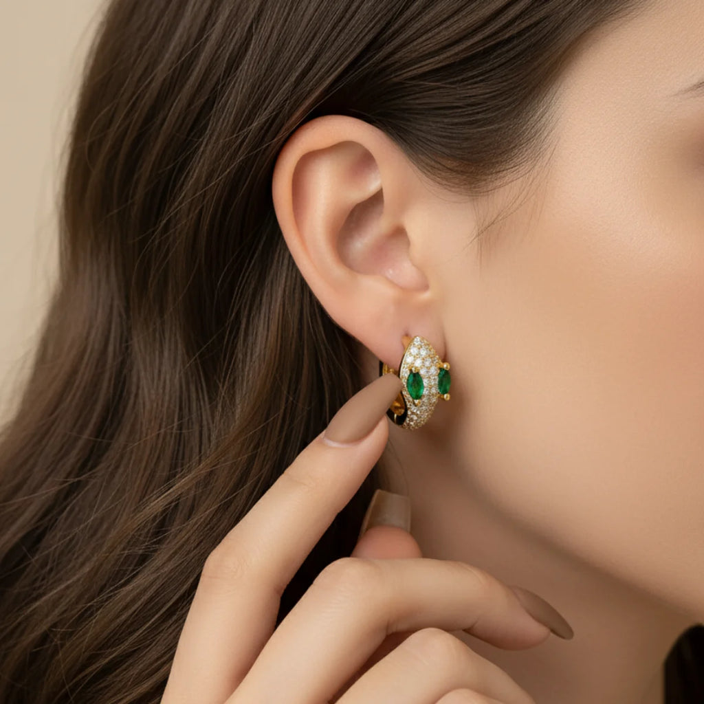 snake earrings model image 2 85%