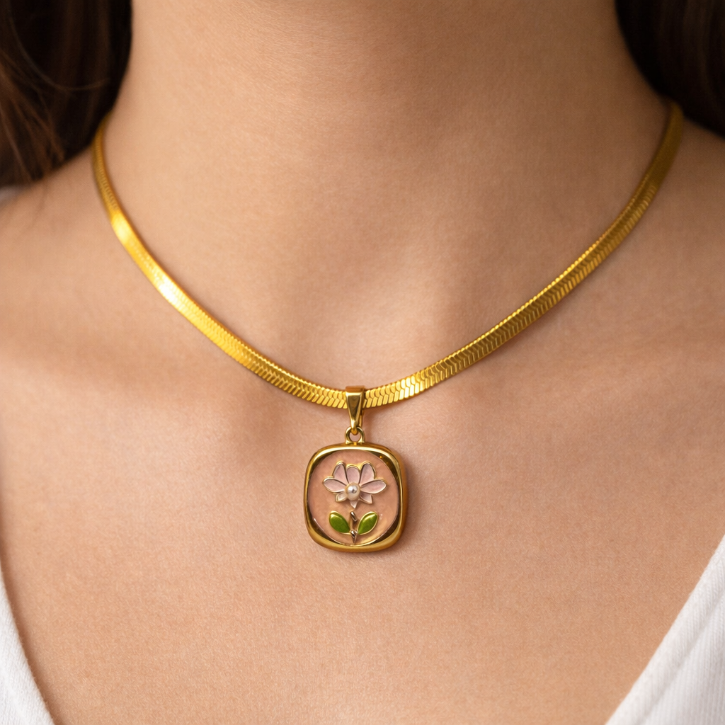 Lulu Necklace