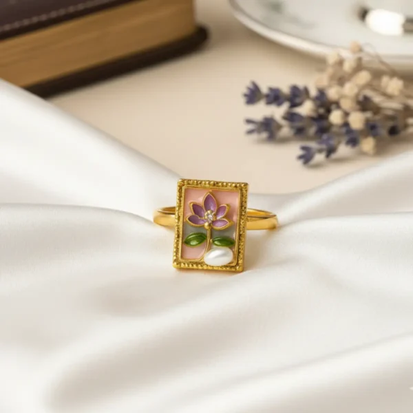 Lilly Adjustable Ring