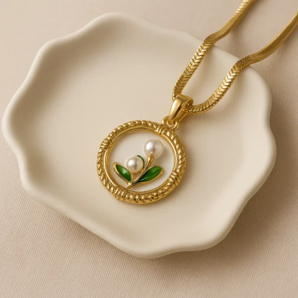 Pearl Blossom Necklace– 18K Gold Plated