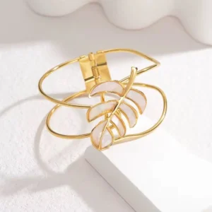 Isla Mother of Pearl Bracelet