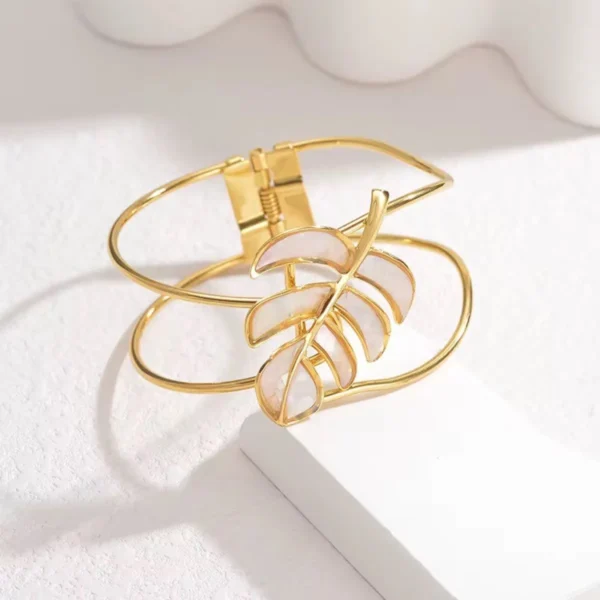 Isla Mother of Pearl Bracelet