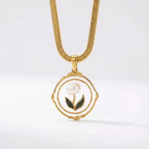 Pearl Bloom Necklace– 18K Gold Plated