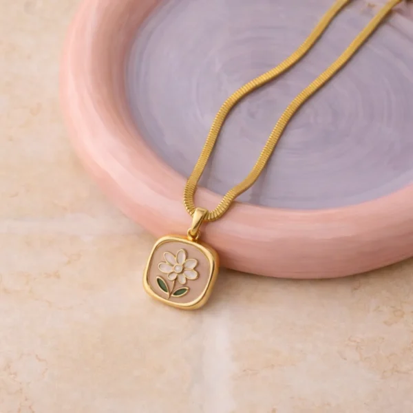 Lulu Necklace– 18K Gold Plated